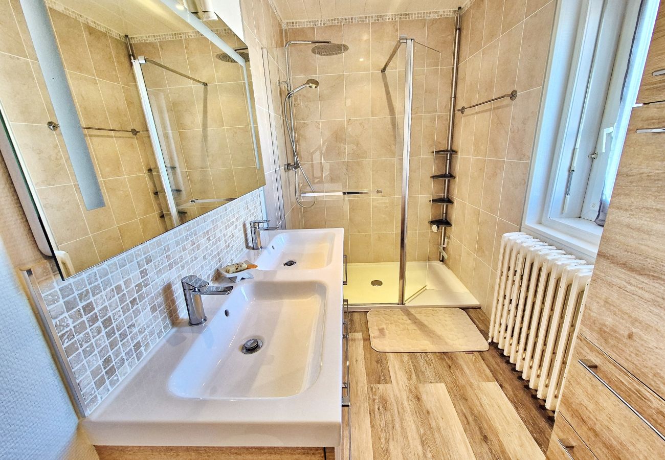 Maison à Plouhinec - 731-Grande maison Bretonne pour 6 personnes à proximité des plages