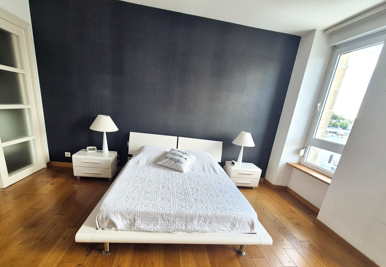 Appartement à Audierne - 735-Appartement lumineux 100m² avec vue imprenable sur le port